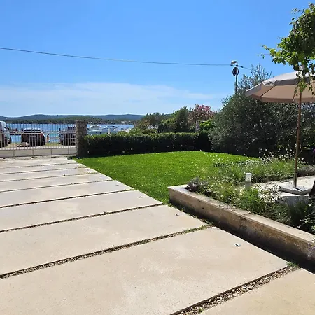 Вилла Seafront Oliva