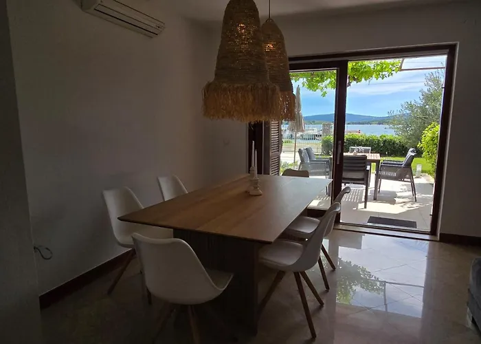 Villa Seafront Oliva Turanj