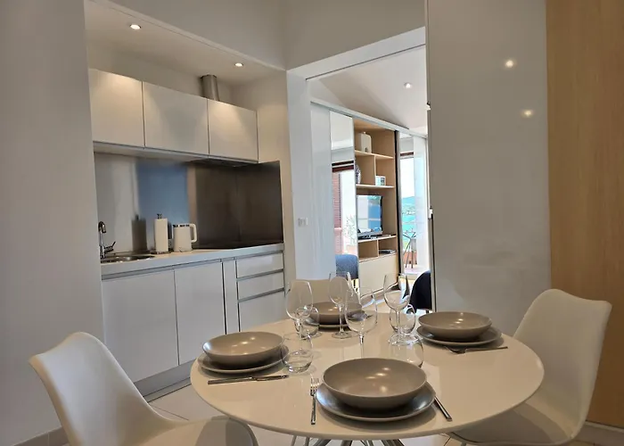 Seafront Oliva توراني