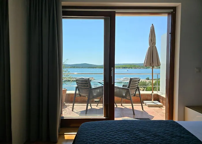 Seafront Oliva Вилла Турань